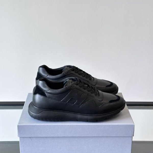 repliche,replica,perfette,siti di,affidabili,migliori siti,dove comprare,1:1,scarpe da ginnastica Contatore / Le nuove sneakers basse da uomo di Hogan, serie 261, con logo “H” interamente in pelle sul lato esterno (AVK8R).