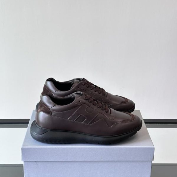 repliche,replica,perfette,siti di,affidabili,migliori siti,dove comprare,1:1,scarpe da ginnastica Contatore / Le nuove sneakers basse da uomo di Hogan, serie 261, con logo “H” interamente in pelle sul lato esterno (GLBI3).
