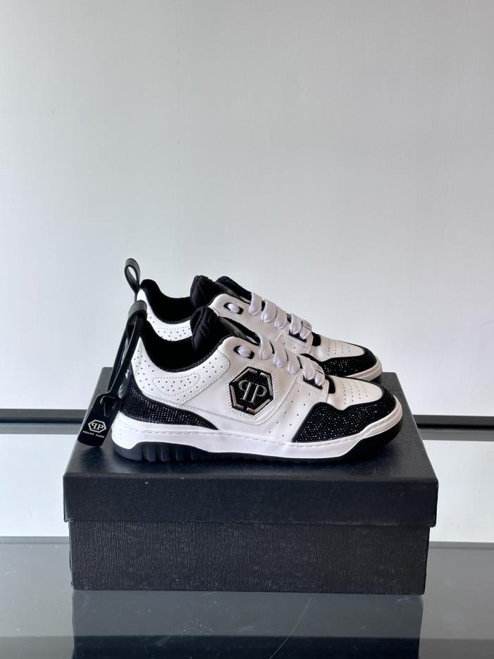 repliche,replica,perfette,siti di,affidabili,migliori siti,dove comprare,1:1,scarpe da ginnastica Contatore / PHILIPP PLEIN, marchio tedesco di streetwear, sneakers basse da uomo con decorazioni in strass e pelle di vacchetta lucida (S1TLT)