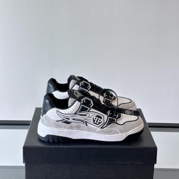 repliche,replica,perfette,siti di,affidabili,migliori siti,dove comprare,1:1,scarpe da ginnastica Contatore / PHILIPP PLEIN, marchio tedesco di streetwear, sneakers basse da uomo con decorazioni in strass e pelle di vacchetta lucida (M3YQ3)