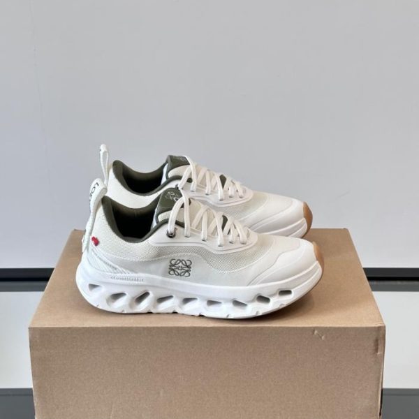 repliche,replica,perfette,siti di,affidabili,migliori siti,dove comprare,1:1,scarpe da ginnastica Contatore / Scarpe sportive e casual leggere da coppia LOEWE x ON Cloudtilt (B8UFV)