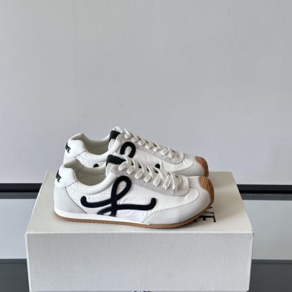 repliche,replica,perfette,siti di,affidabili,migliori siti,dove comprare,1:1,scarpe da ginnastica Contatore / Le nuove sneakers Ballet Runner 2.0 di LOEWE (RGO0C)