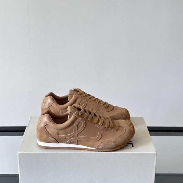 repliche,replica,perfette,siti di,affidabili,migliori siti,dove comprare,1:1,scarpe da ginnastica Contatore / Le nuove sneakers Ballet Runner 2.0 di LOEWE (IACUZ)
