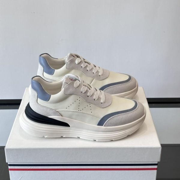 repliche,replica,perfette,siti di,affidabili,migliori siti,dove comprare,1:1,scarpe da ginnastica Contatore / MONCLER Sneakers casual con plateau (2AW38)