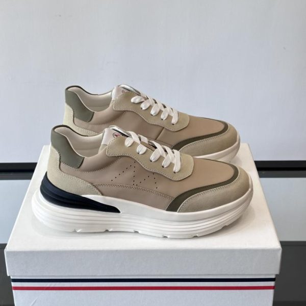 repliche,replica,perfette,siti di,affidabili,migliori siti,dove comprare,1:1,scarpe da ginnastica Contatore / MONCLER Sneakers casual con plateau (WI6ZK)