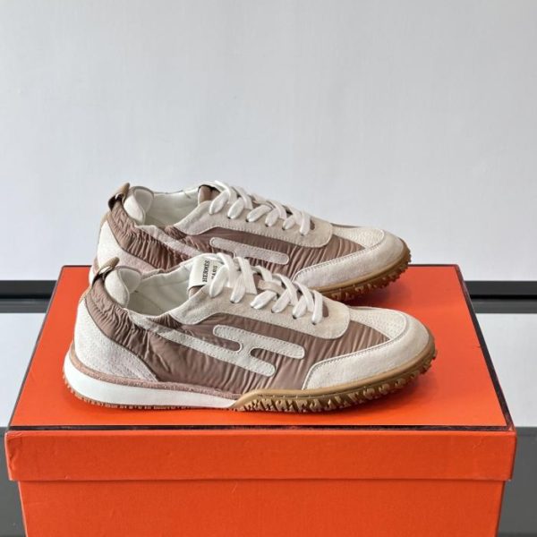 repliche,replica,perfette,siti di,affidabili,migliori siti,dove comprare,1:1,scarpe da ginnastica Contatore / Hermès Jet Sneaker, nuove scarpe da ginnastica Archander da coppia, sneakers bianche, sneakers in morbida pelle di vitello traforata (HRC98)