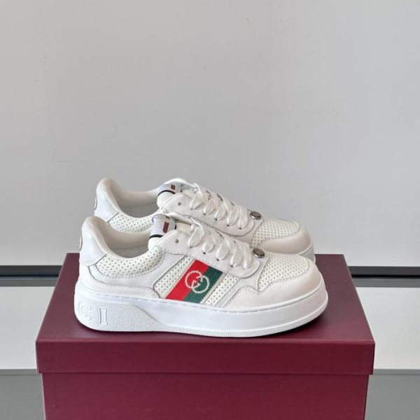 repliche,replica,perfette,siti di,affidabili,migliori siti,dove comprare,1:1,scarpe da ginnastica Contatore / Sneakers da uomo Gucci con plateau e biscotto (JA20X)