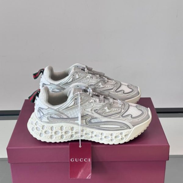repliche,replica,perfette,siti di,affidabili,migliori siti,dove comprare,1:1,scarpe da ginnastica Contatore / Le scarpe da uomo Gucci presentate in passerella presentano un design Cub3D tecnologicamente avanzato (JFKVT).