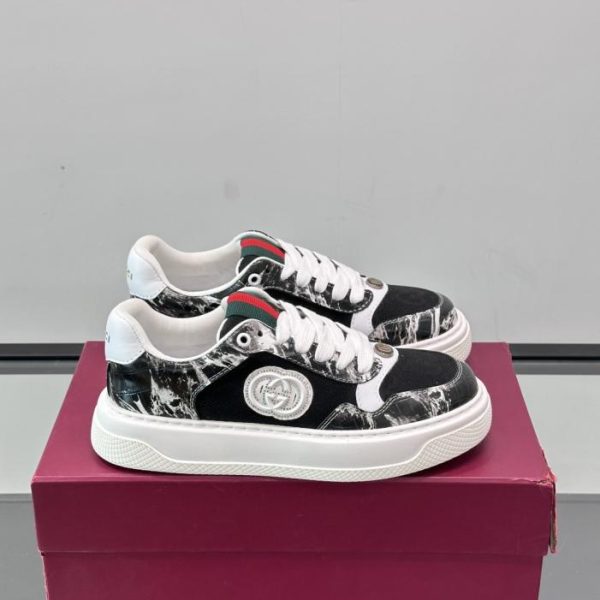 repliche,replica,perfette,siti di,affidabili,migliori siti,dove comprare,1:1,scarpe da ginnastica Contatore / Sneakers da uomo Gucci con plateau color biscotto (J68NH)