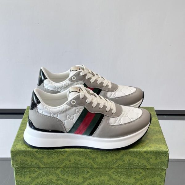 repliche,replica,perfette,siti di,affidabili,migliori siti,dove comprare,1:1,scarpe da ginnastica Contatore / Sneakers casual Gucci, realizzate in pelle di vitello pieno fiore, con il classico motivo a doppia G impresso sulla tomaia (6Z14Q).