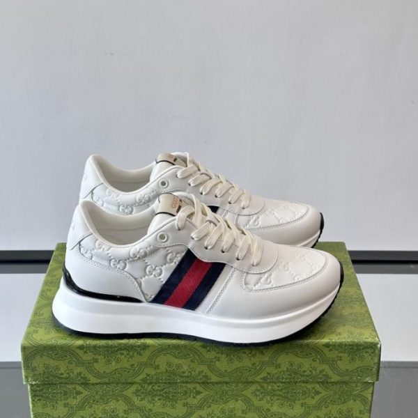 repliche,replica,perfette,siti di,affidabili,migliori siti,dove comprare,1:1,scarpe da ginnastica Contatore / Sneakers casual Gucci, realizzate in pelle di vitello pieno fiore, con il classico motivo a doppia G impresso sulla tomaia (9SC4Q).