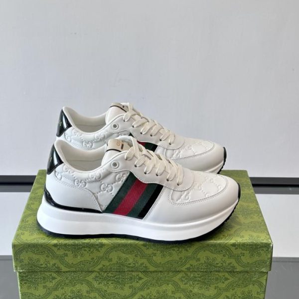repliche,replica,perfette,siti di,affidabili,migliori siti,dove comprare,1:1,scarpe da ginnastica Contatore / Sneakers casual Gucci, realizzate in pelle di vitello pieno fiore, con il classico motivo a doppia G impresso sulla tomaia (FT94G).
