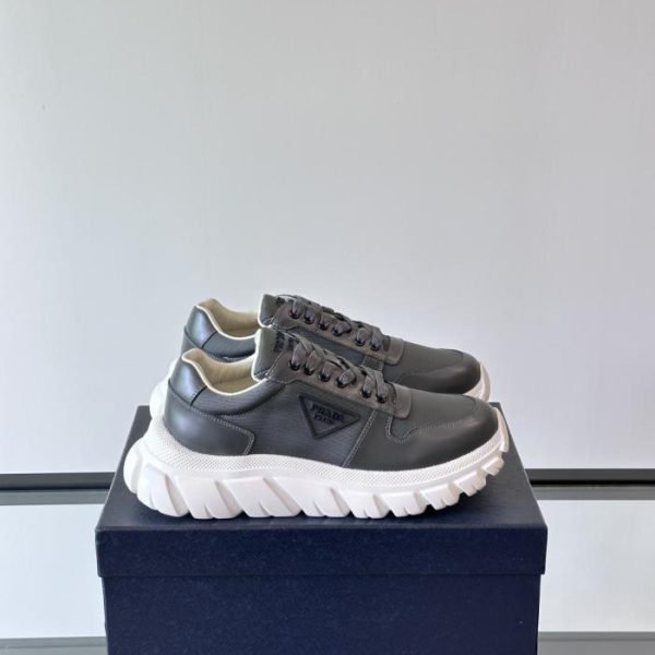 Contatore / Nuove sneakers casual in morbida pelle da uomo Prada (ZJLH1)