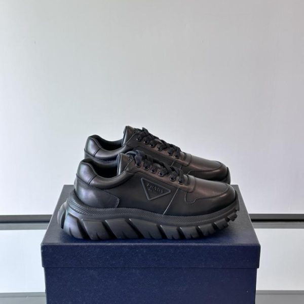 Contatore / Nuove sneakers casual in morbida pelle da uomo Prada (1OIB7)