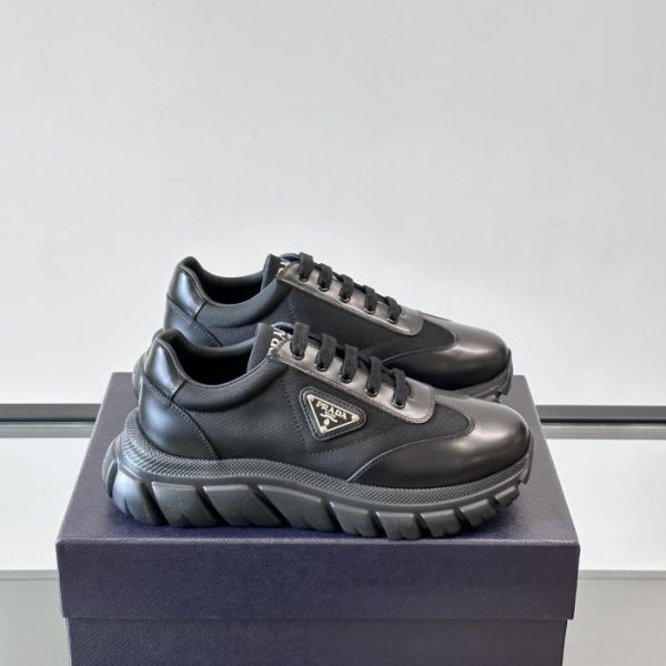 repliche,replica,perfette,siti di,affidabili,migliori siti,dove comprare,1:1,scarpe da ginnastica Contatore / Nuove sneakers casual in morbida pelle da uomo Prada (AQ8V8)
