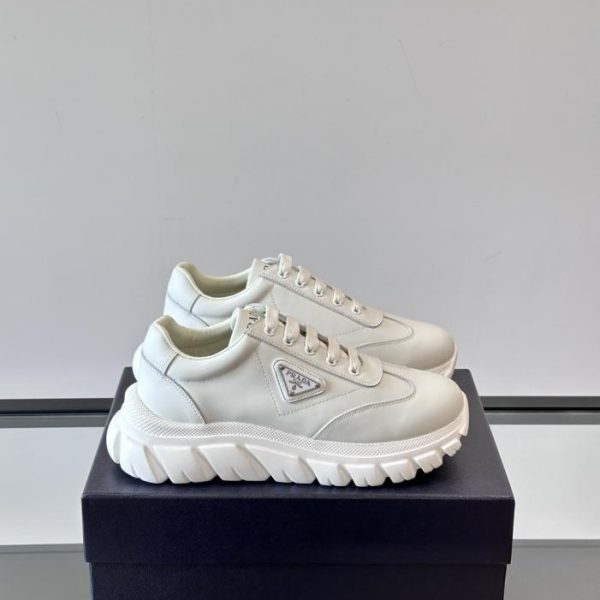 repliche,replica,perfette,siti di,affidabili,migliori siti,dove comprare,1:1,scarpe da ginnastica Contatore / Nuove sneakers casual in morbida pelle da uomo Prada (2Y4YX)