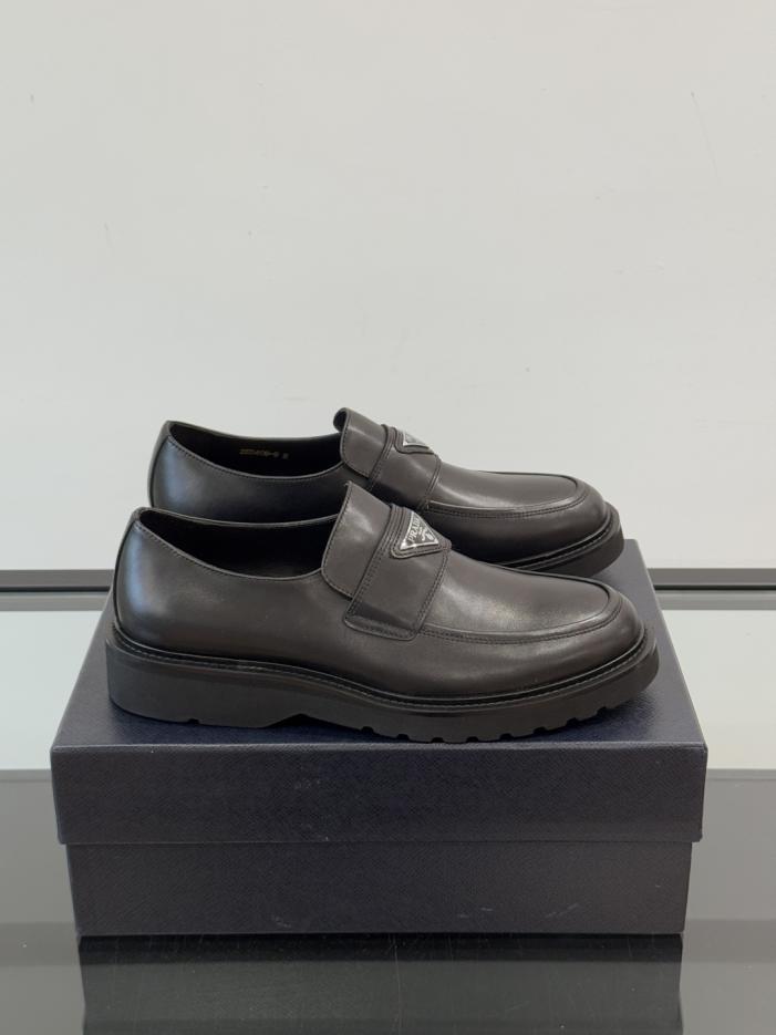 repliche,replica,perfette,siti di,affidabili,migliori siti,dove comprare,1:1,scarpe da ginnastica Contatore / I nuovi mocassini in vernice di Prada (XW1FO) repliche,replica,perfette,siti di,affidabili,migliori siti,dove comprare,1:1,scarpe da ginnastica Contatore / I nuovi mocassini in vernice di Prada (XW1FO)