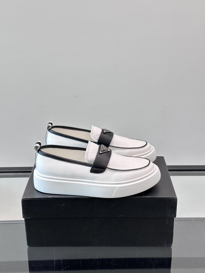 repliche,replica,perfette,siti di,affidabili,migliori siti,dove comprare,1:1,scarpe da ginnastica Contatore / I nuovi mocassini in pelle con suola in gomma di Prada (6BVNS) repliche,replica,perfette,siti di,affidabili,migliori siti,dove comprare,1:1,scarpe da ginnastica Contatore / I nuovi mocassini in pelle con suola in gomma di Prada (6BVNS)