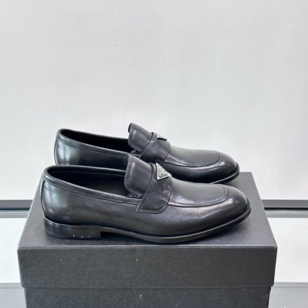 repliche,replica,perfette,siti di,affidabili,migliori siti,dove comprare,1:1,scarpe da ginnastica Contatore / Le nuove scarpe in vernice di Prada (K75D3)