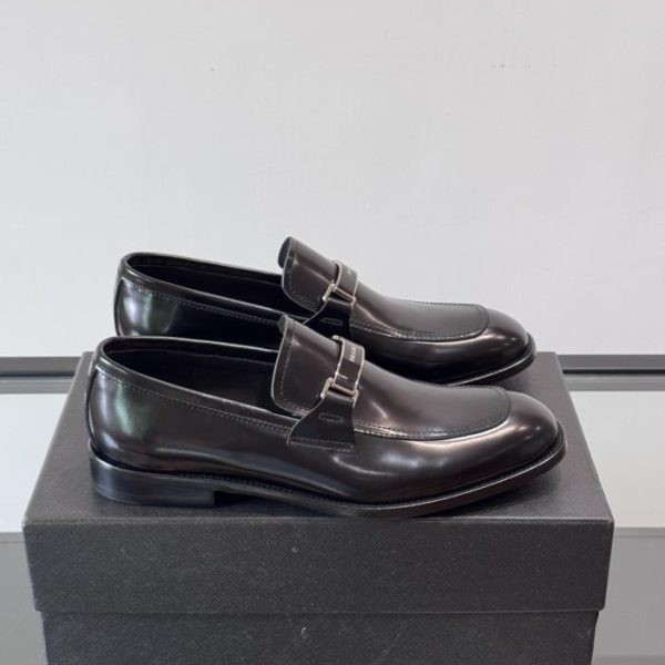 repliche,replica,perfette,siti di,affidabili,migliori siti,dove comprare,1:1,scarpe da ginnastica Contatore / Le nuove scarpe in vernice di Prada (GO9L4)