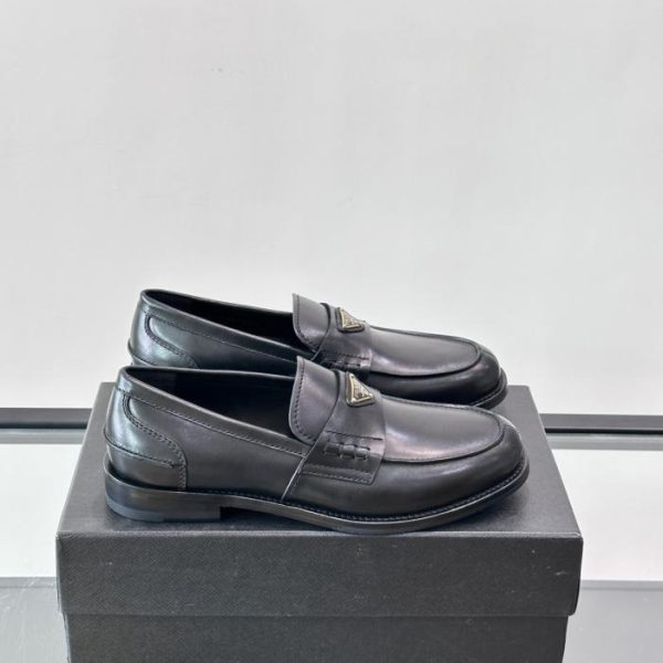 repliche,replica,perfette,siti di,affidabili,migliori siti,dove comprare,1:1,scarpe da ginnastica Contatore / Le nuove scarpe in vernice di Prada (C9HRQ)