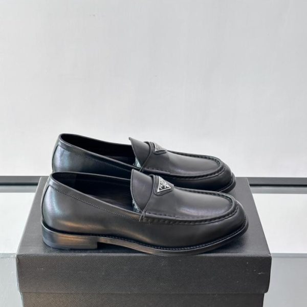 repliche,replica,perfette,siti di,affidabili,migliori siti,dove comprare,1:1,scarpe da ginnastica Contatore / Le nuove scarpe in vernice di Prada (LUKJA)