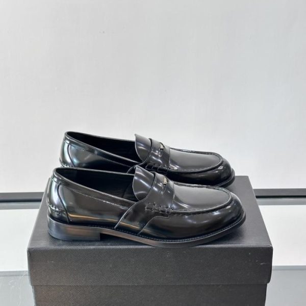 repliche,replica,perfette,siti di,affidabili,migliori siti,dove comprare,1:1,scarpe da ginnastica Contatore / Le nuove scarpe in vernice di Prada (SI0OW)