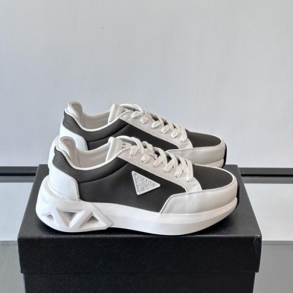 repliche,replica,perfette,siti di,affidabili,migliori siti,dove comprare,1:1,scarpe da ginnastica Contatore / Le nuove scarpe sportive casual da uomo in pelle con plateau di Prada (OFWYE)