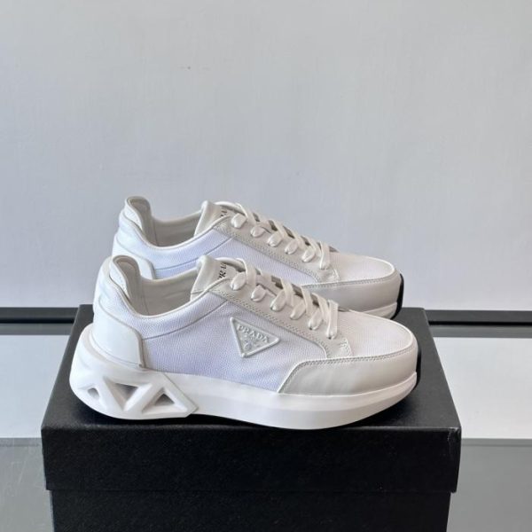 repliche,replica,perfette,siti di,affidabili,migliori siti,dove comprare,1:1,scarpe da ginnastica Contatore / Le nuove scarpe sportive casual da uomo in pelle con plateau di Prada (OVEZO)