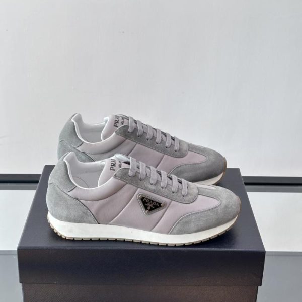 repliche,replica,perfette,siti di,affidabili,migliori siti,dove comprare,1:1,scarpe da ginnastica Contatore / Nuove sneakers casual in morbida pelle da uomo Prada (JBA40)