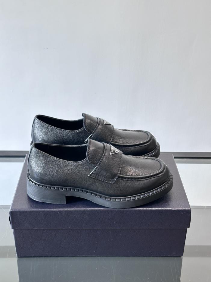 repliche,replica,perfette,siti di,affidabili,migliori siti,dove comprare,1:1,scarpe da ginnastica Contatore / I nuovi mocassini in pelle di Prada (BQNKG) repliche,replica,perfette,siti di,affidabili,migliori siti,dove comprare,1:1,scarpe da ginnastica Contatore / I nuovi mocassini in pelle di Prada (BQNKG)