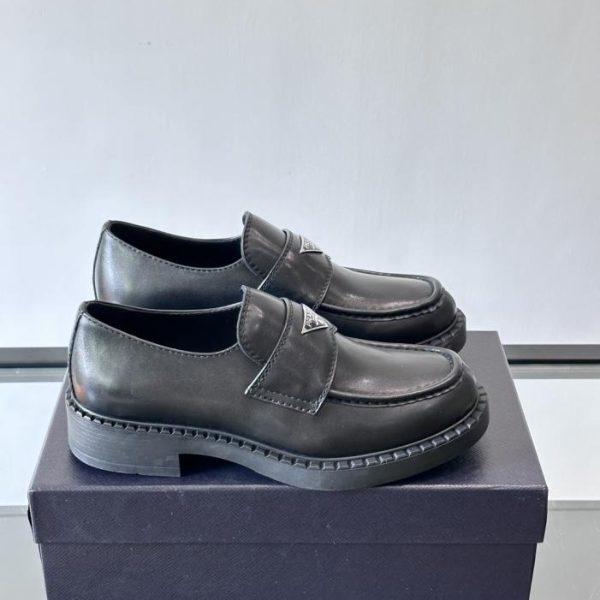 repliche,replica,perfette,siti di,affidabili,migliori siti,dove comprare,1:1,scarpe da ginnastica Contatore / I nuovi mocassini in pelle di Prada (TD20Y)