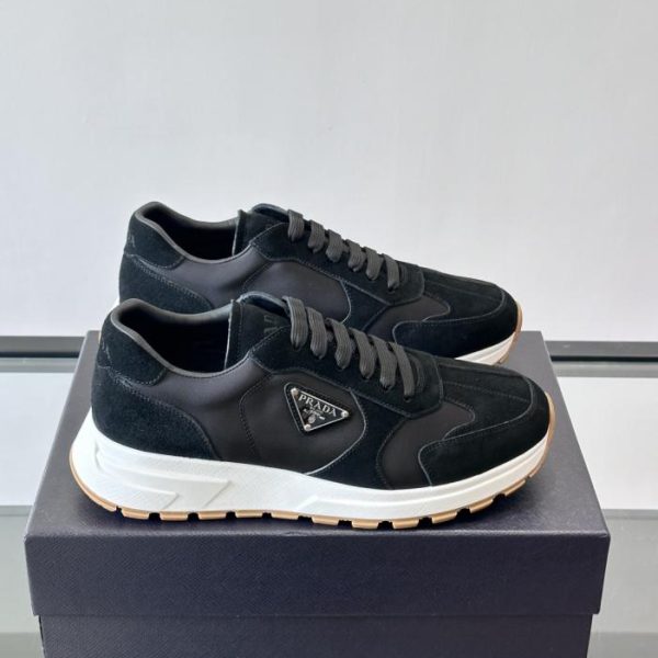 repliche,replica,perfette,siti di,affidabili,migliori siti,dove comprare,1:1,scarpe da ginnastica Contatore / Nuove sneakers casual in morbida pelle da uomo Prada (VOVT8)