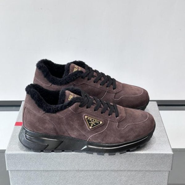 repliche,replica,perfette,siti di,affidabili,migliori siti,dove comprare,1:1,scarpe da ginnastica Contatore / Le nuove sneakers in velluto scamosciato di Prada (ZHIZN)
