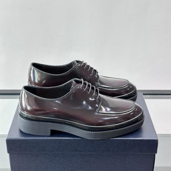 repliche,replica,perfette,siti di,affidabili,migliori siti,dove comprare,1:1,scarpe da ginnastica Contatore / Le scarpe Prada sono realizzate in pelle verniciata (N6KQ3).