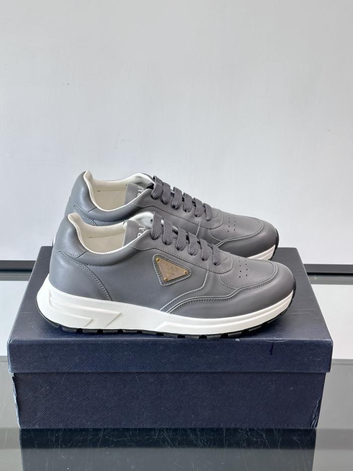 repliche,replica,perfette,siti di,affidabili,migliori siti,dove comprare,1:1,scarpe da ginnastica Contatore / Sneakers con plateau e logo triangolare da uomo Prada (NJZVS) repliche,replica,perfette,siti di,affidabili,migliori siti,dove comprare,1:1,scarpe da ginnastica Contatore / Sneakers con plateau e logo triangolare da uomo Prada (NJZVS)