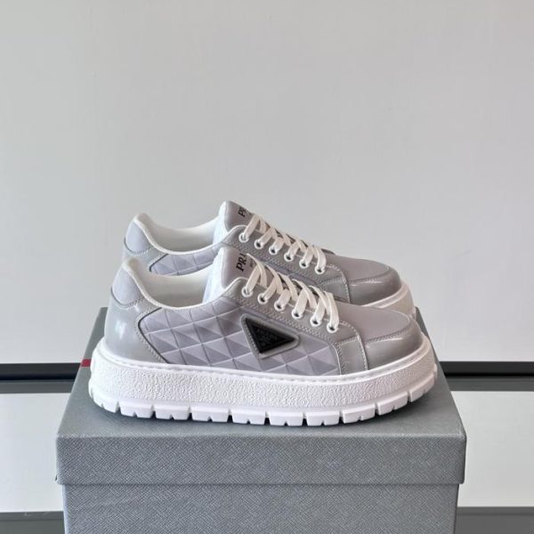 Contatore / Le nuove sneakers casual con plateau da uomo di Prada (55AY3)