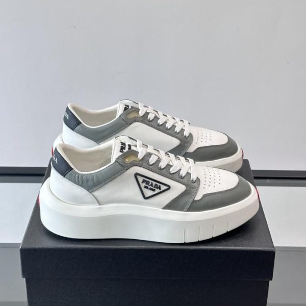 repliche,replica,perfette,siti di,affidabili,migliori siti,dove comprare,1:1,scarpe da ginnastica Contatore / Sneakers con plateau e logo triangolare da uomo Prada (LOX15)