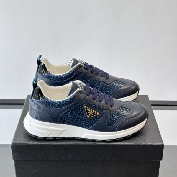 repliche,replica,perfette,siti di,affidabili,migliori siti,dove comprare,1:1,scarpe da ginnastica Contatore / Le nuove sneakers casual da uomo in morbida pelle di Prada (V3MOI)