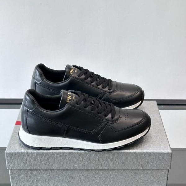 repliche,replica,perfette,siti di,affidabili,migliori siti,dove comprare,1:1,scarpe da ginnastica Contatore / Nuove sneakers casual in morbida pelle da uomo Prada (MR2XY)