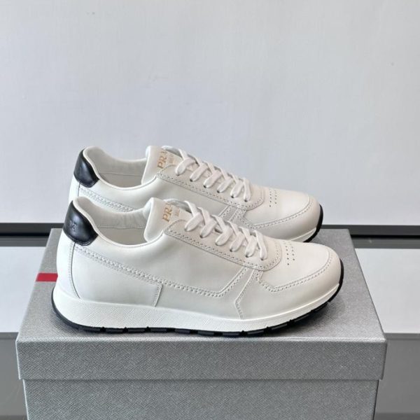repliche,replica,perfette,siti di,affidabili,migliori siti,dove comprare,1:1,scarpe da ginnastica Contatore / Nuove sneakers casual in morbida pelle da uomo Prada (XQ2O0)