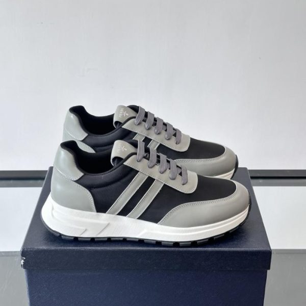 repliche,replica,perfette,siti di,affidabili,migliori siti,dove comprare,1:1,scarpe da ginnastica Contatore / Questa classica sneaker casual Prada (HTY8K)