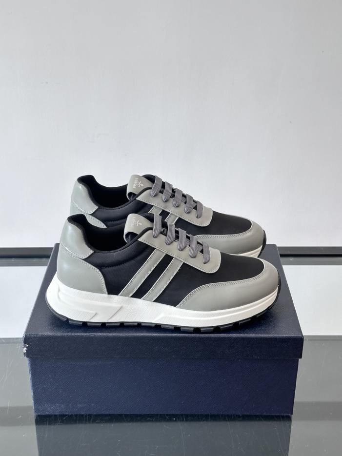 repliche,replica,perfette,siti di,affidabili,migliori siti,dove comprare,1:1,scarpe da ginnastica Contatore / Questa classica sneaker casual Prada (HTY8K) repliche,replica,perfette,siti di,affidabili,migliori siti,dove comprare,1:1,scarpe da ginnastica Contatore / Questa classica sneaker casual Prada (HTY8K)