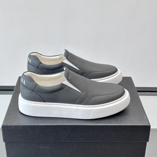 repliche,replica,perfette,siti di,affidabili,migliori siti,dove comprare,1:1,scarpe da ginnastica Contatore / Nuove scarpe casual slip-on da uomo Prada (OEW4D)