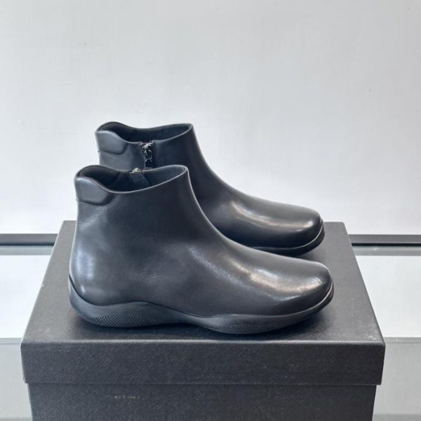 repliche,replica,perfette,siti di,affidabili,migliori siti,dove comprare,1:1,scarpe da ginnastica Contatore / Stivaletti Chelsea in pelle nera Prada (RHM5T)