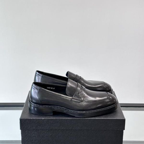 repliche,replica,perfette,siti di,affidabili,migliori siti,dove comprare,1:1,scarpe da ginnastica Contatore / I nuovi mocassini in vernice di Prada (TSR58)