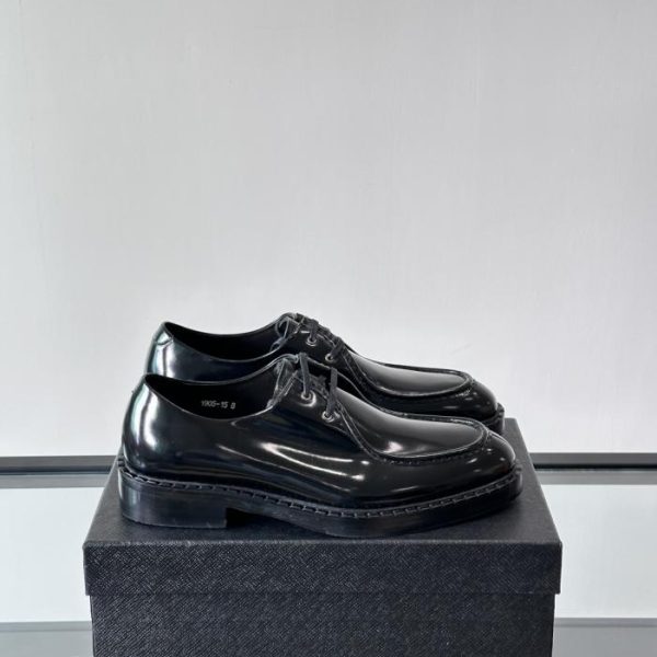 repliche,replica,perfette,siti di,affidabili,migliori siti,dove comprare,1:1,scarpe da ginnastica Contatore / I nuovi mocassini in vernice di Prada (BYILF)