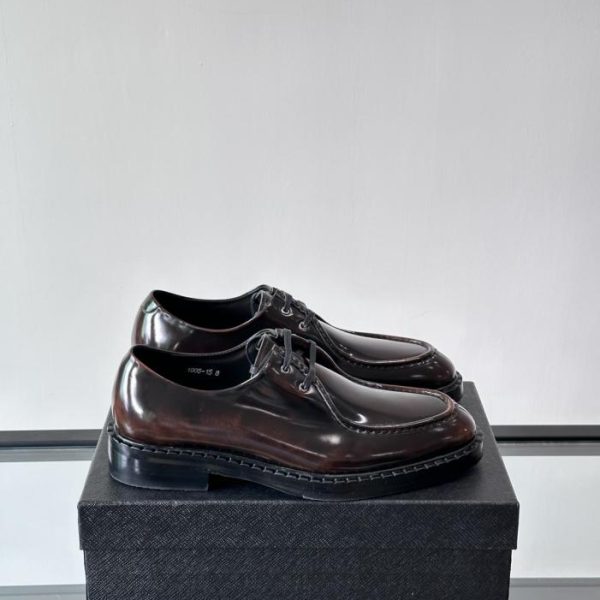 repliche,replica,perfette,siti di,affidabili,migliori siti,dove comprare,1:1,scarpe da ginnastica Contatore / I nuovi mocassini in vernice di Prada (S4IE6)