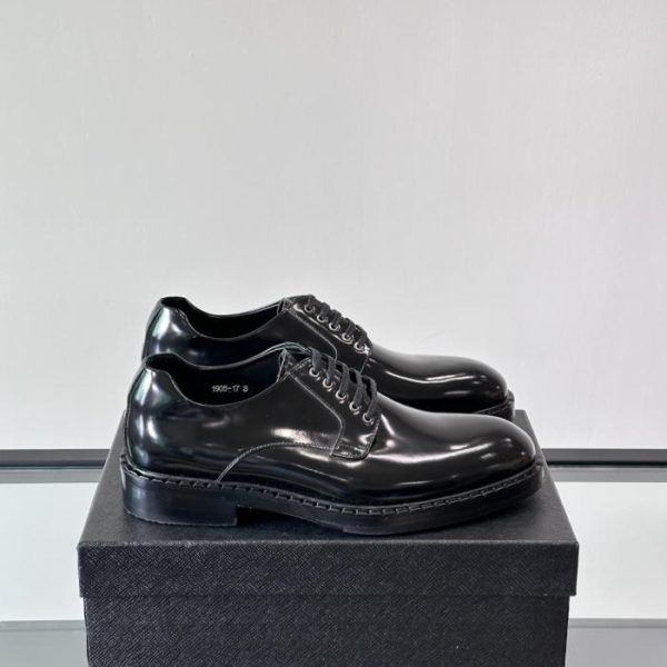 repliche,replica,perfette,siti di,affidabili,migliori siti,dove comprare,1:1,scarpe da ginnastica Contatore / I nuovi mocassini in vernice di Prada (5CN0B)