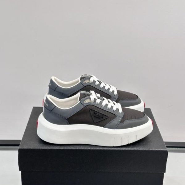 repliche,replica,perfette,siti di,affidabili,migliori siti,dove comprare,1:1,scarpe da ginnastica Contatore / Nuove sneakers casual in morbida pelle da uomo Prada (H9DRE)
